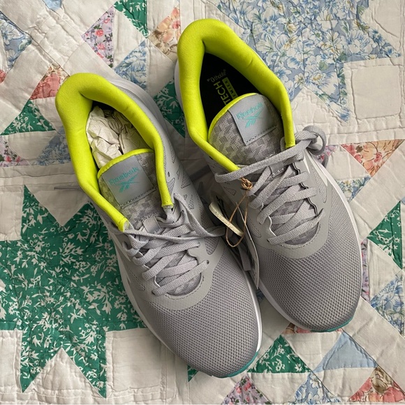 NWT Grey and green Reebok runner 5.0 running shoes 8.5 Women’s #running - Picture 4 of 6